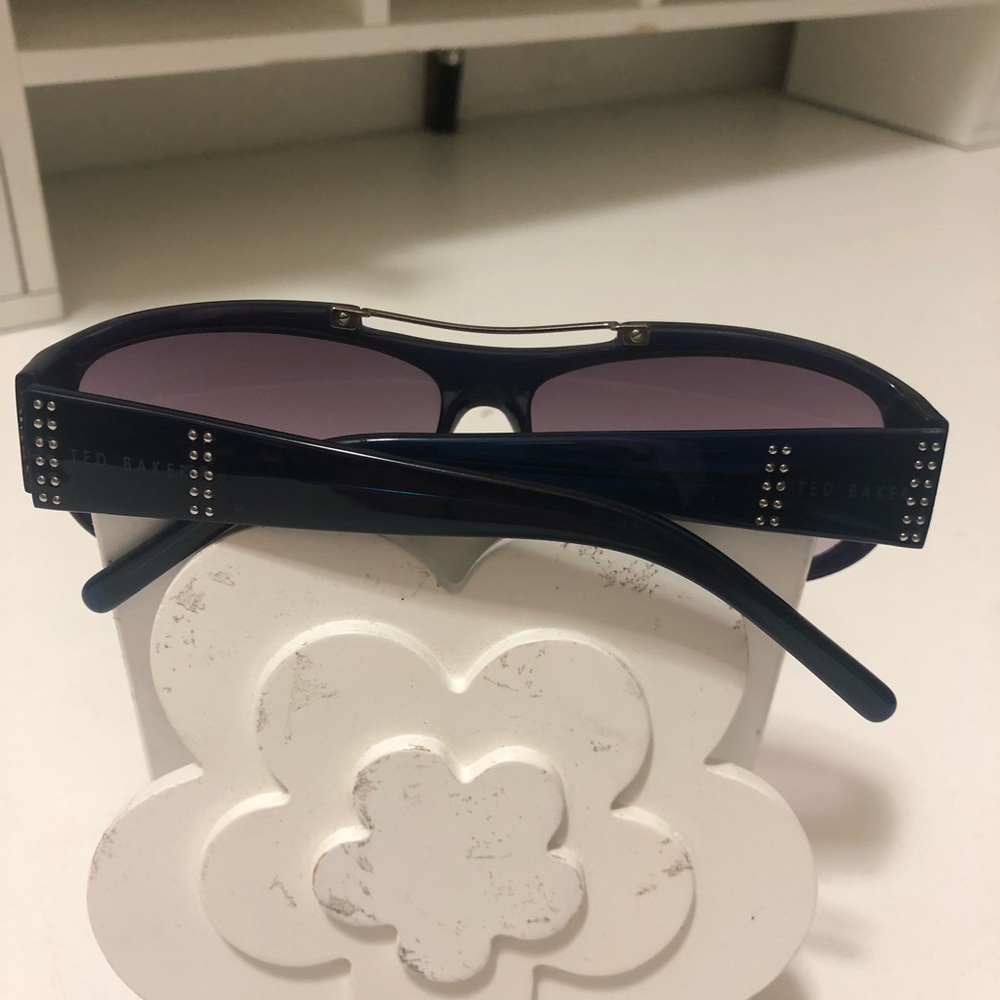 Ted Baker purple sunglasses with a cute design - Picture 6 of 8